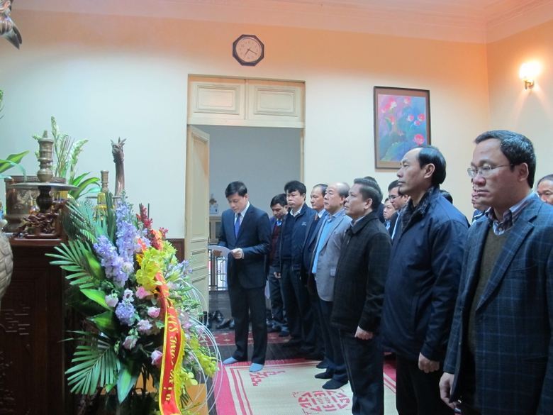 lanh-dao-bo-GTVT-dang-huong-ky-niem-dip-3-2