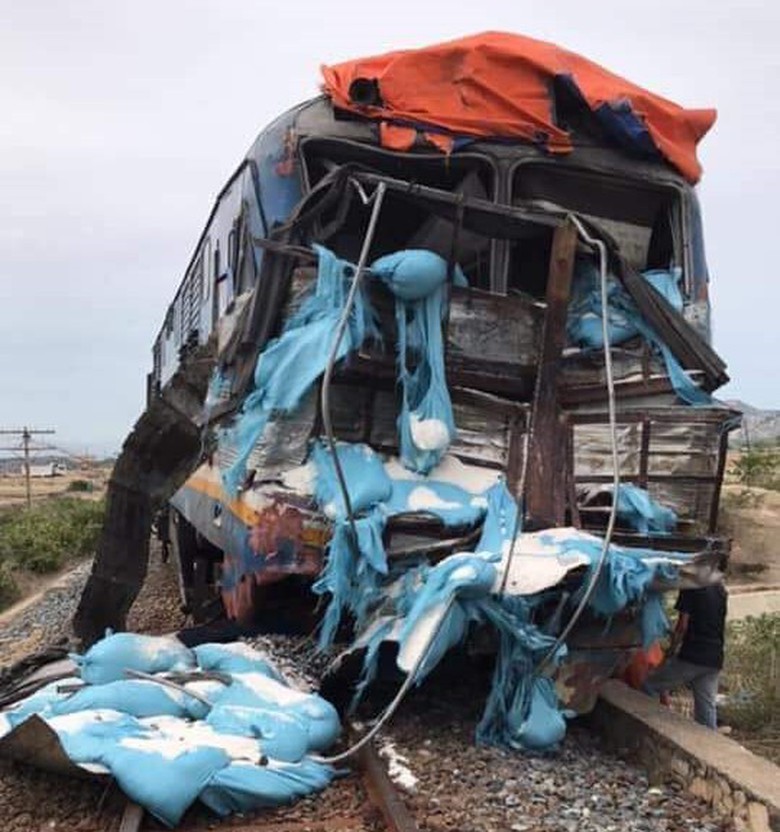 tau-SE5-trat-banh-dau-may2