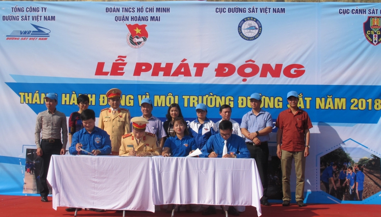 ra-quan-moi-truong-duong-sat2