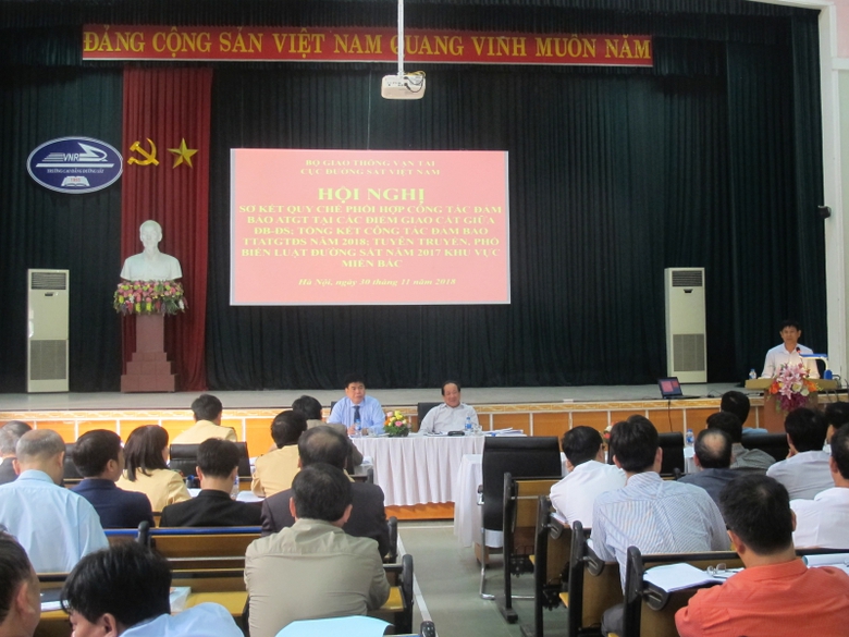 Hoi-nghi-tong-ket-cong-tac-an-toan-giao-thong-duon