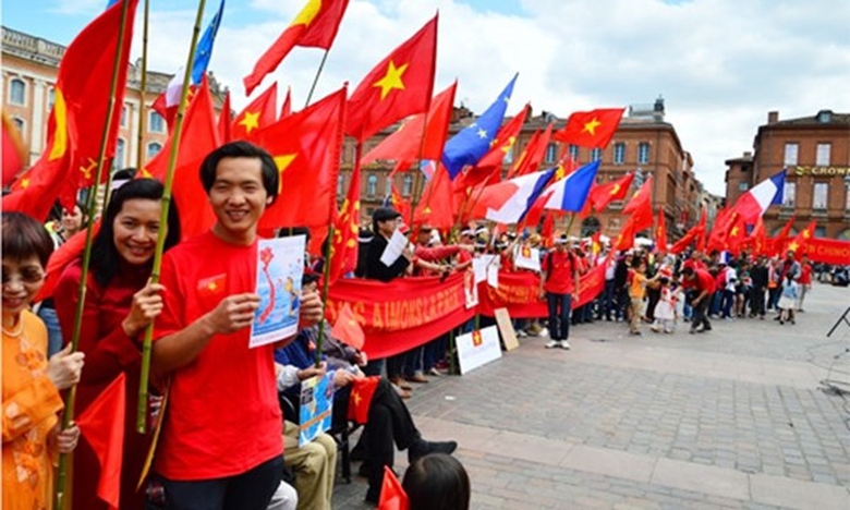 bieu-tinh27-5-14-1_MAKI