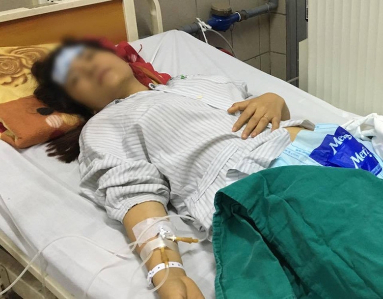 co-gai-mac-do-cuoi-tu-tu-cung-ban-trai-chu-re-da-c