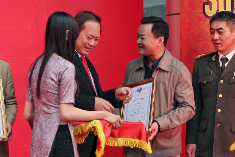 bao giao thong nhan giai 1