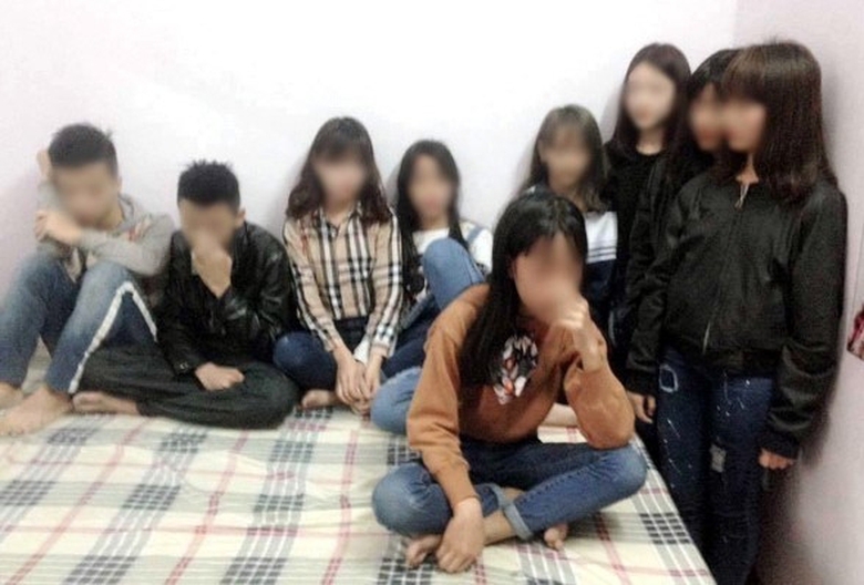 9hoc-sinh-cung-thue-1-phong-nghi