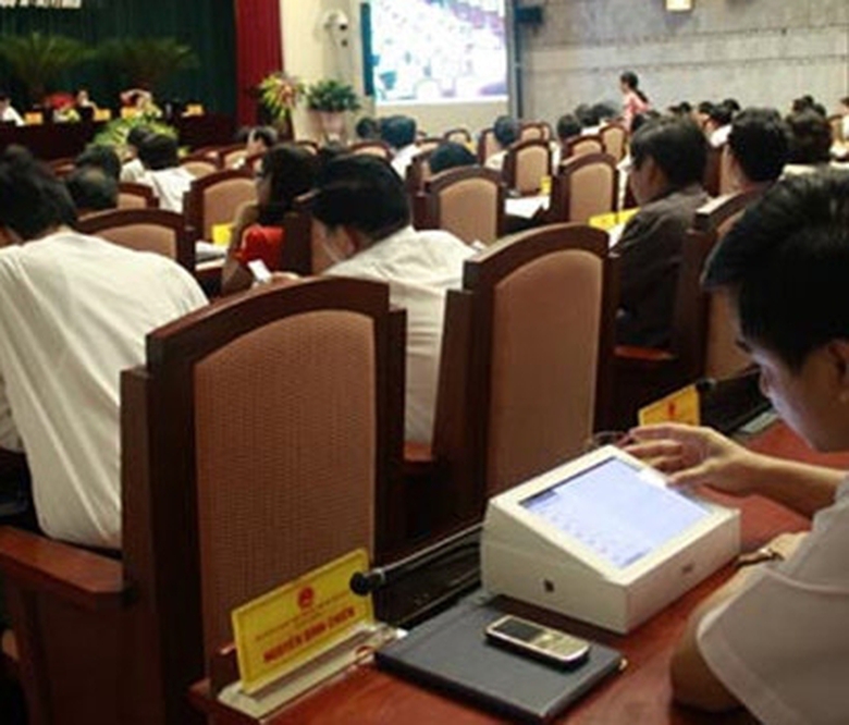 trang-bi-may-tinh-bang-cho lanh-dao