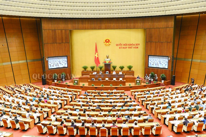 To&agrave;n cảnh phi&ecirc;n chất vấn