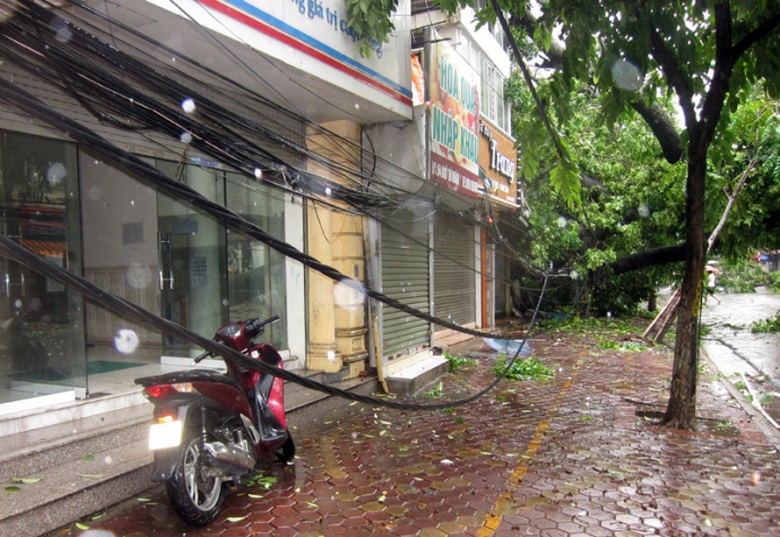 Tin-moi-ve-con-bao-so-1-Mat-dien-tren-dien-rong