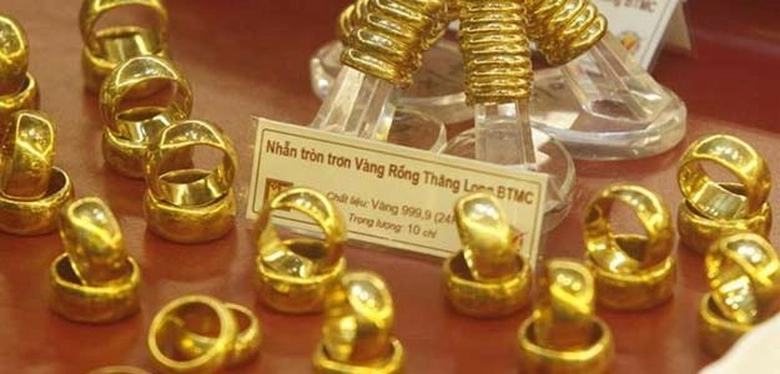 Gia-vang-chieu-17-9-gia-vang-nhan-lao-doc-trong-ph