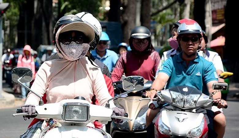 nang-nong-nguoi-dan0su-dung-dieu-hoa-lam-qua-ai-di