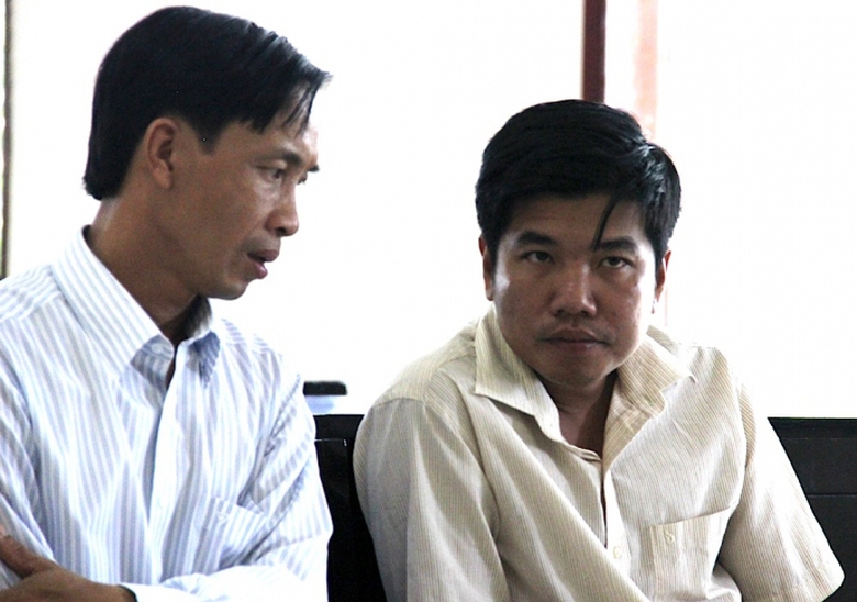 hoan-phien-toa-xu-hai-cuu-canh-sat-bi-cao-buoc-dun