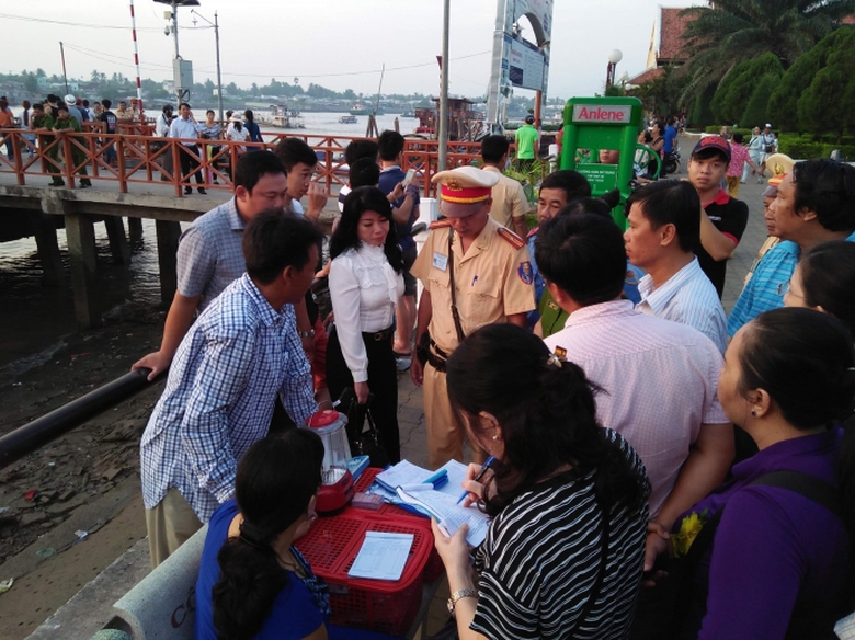 kiem-tra-hoat-dong-tai-ben-tau-du-lich-ninh-kieu