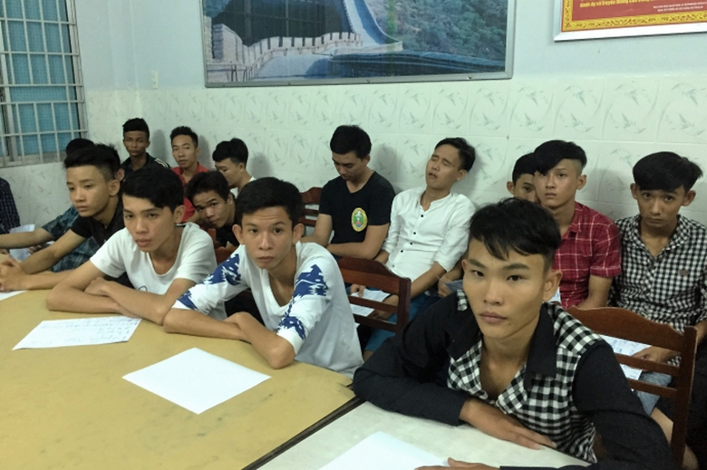 ngan-chan-nhom-thanh-nien-tu-tap-chuan-bi-dua-xe-t