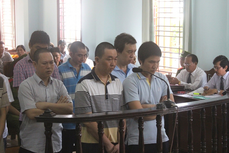 mot-loat-can-bo-ttgt-can-tho-bi-ky-luat1