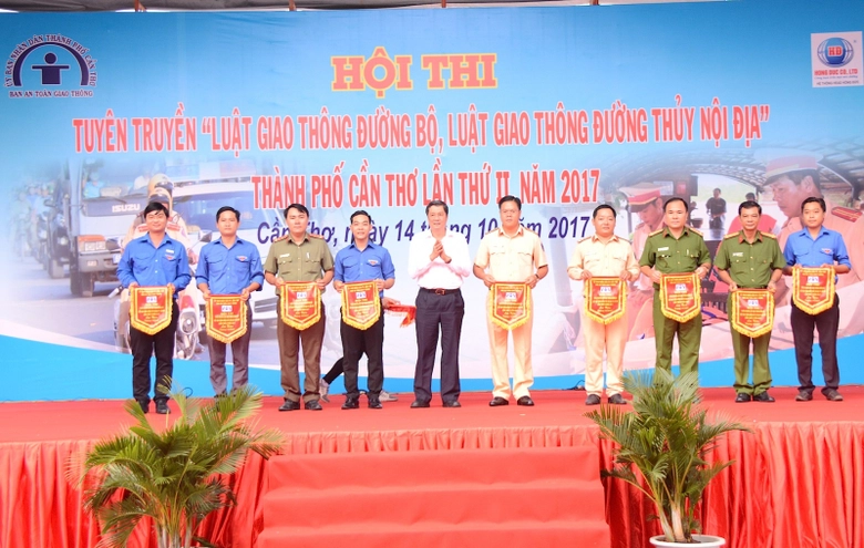 can-tho-to-chuc-hoi-thi-tuyen-truyen-luat-giao-tho