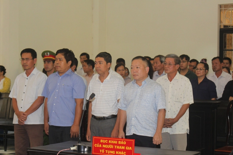 an-vua-tuyen-xong-cac-bi-cao-lien-nop-don-khang-ca