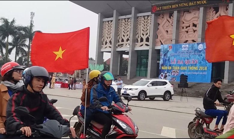 180837-quang-tri-lap-man-hinh-khung-de-nguoi-dan-c