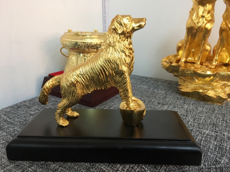 Linh khuyển mạ v&agrave;ng