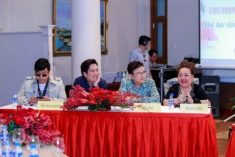 cat-phuong-buc-xuc-vi-quang-le-mat-lich-su-1