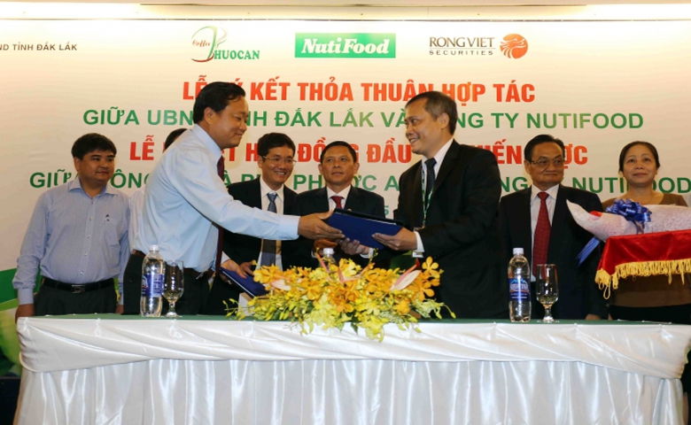 Le ky ket hop tac thoa thuan giua UBND Tinh Dak La