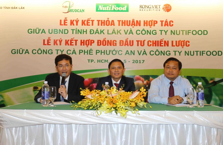Le ky ket hop tac thoa thuan giua UBND Tinh Dak La