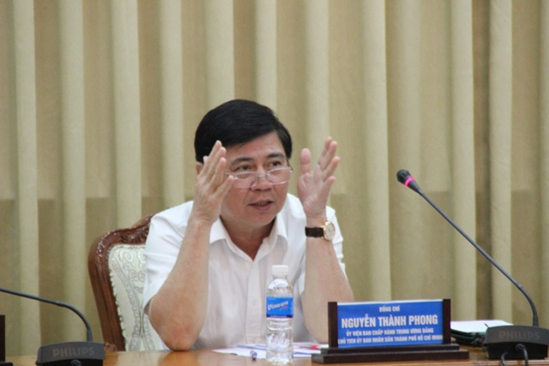 Chu-tich-Nguyen-Thanh-Phong-chi-dao-vu-bao-hanh-tr
