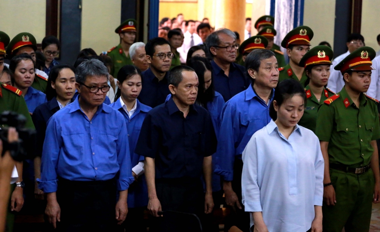 C&aacute;c bị c&aacute;o trong phi&ecirc;n to&agrave; x&eacute;t xử Đại &aacute;n