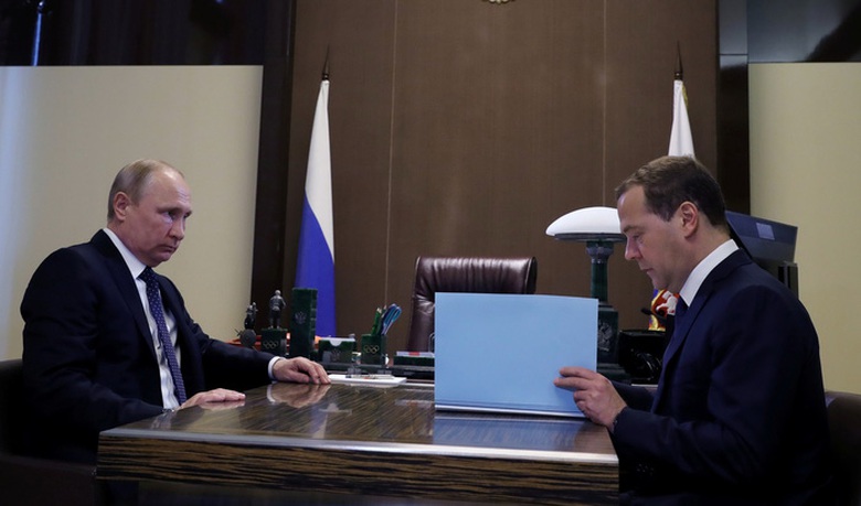 putin-med-sochi-18-5-15266517748151092992060