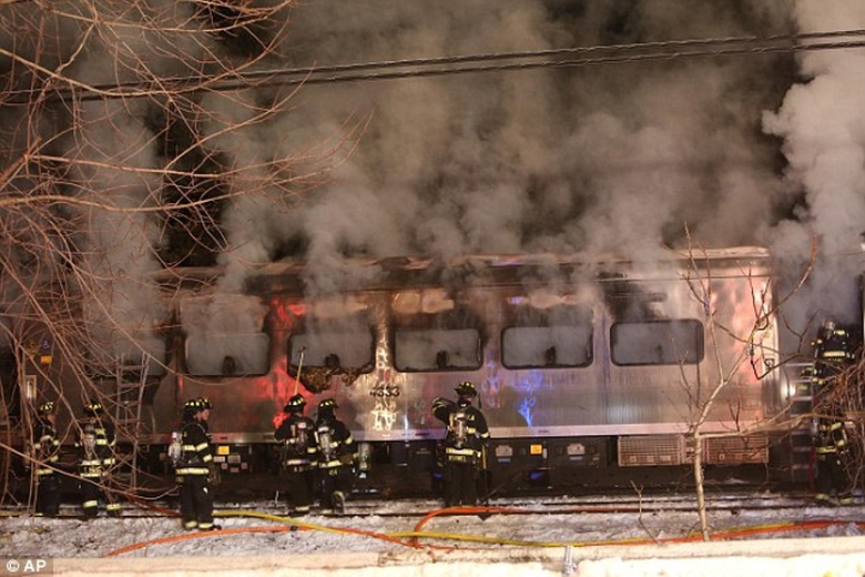 Đ&aacute;m ch&aacute;y đyược dập tắt sau nhiều giờ đồng hồ