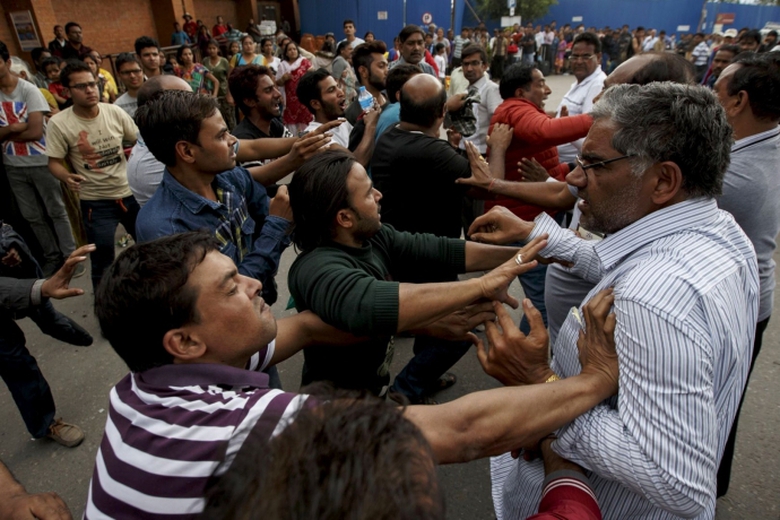 T&acirc;m trạng người d&acirc;n Nepal chuyển từ sốc sang tức g