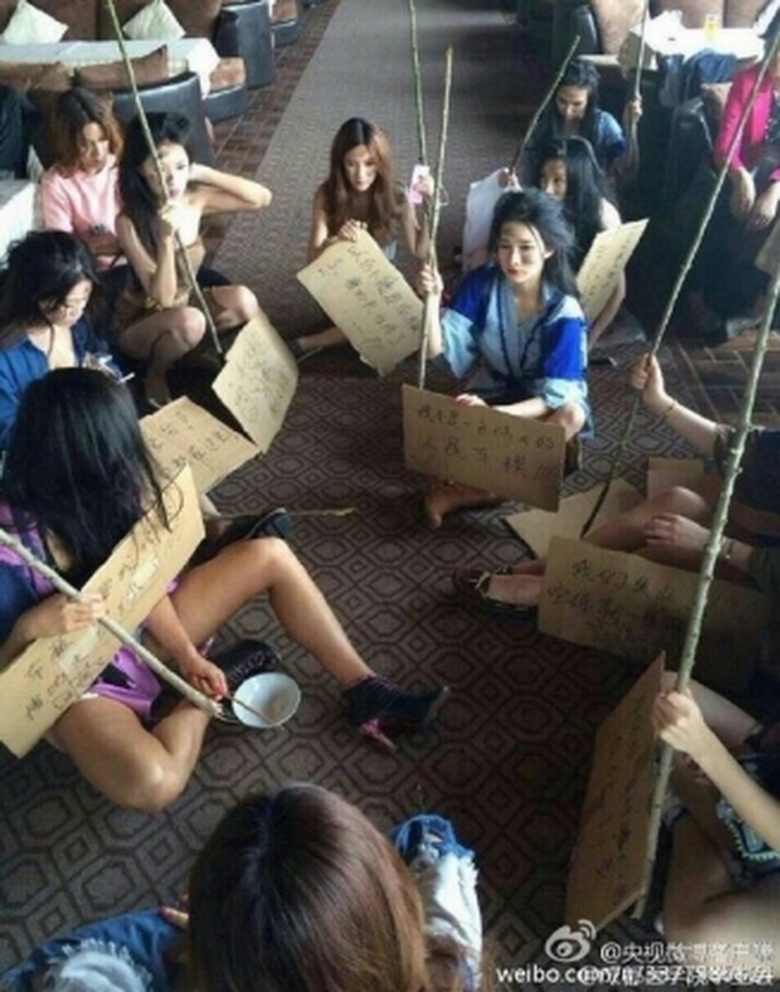 Phe phản đối cho rằng, nếu đ&atilde; đến triển l&atilde;m xe, mọ