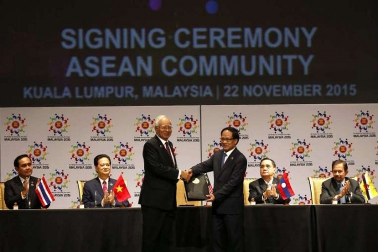 L&atilde;nh đạo 10 nước ASEAN ra tuy&ecirc;n bố chung về th&agrave;nh 