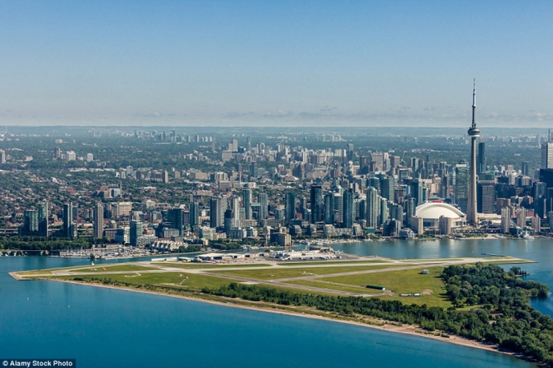 Cảnh đẹp hiện đại nh&igrave;n từ cửa sổ m&aacute;y 