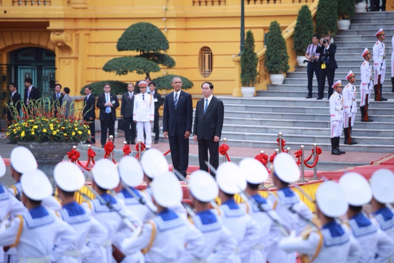 Chủ tịch nước Trần Đại Quang đ&oacute;n Tổng thống Mỹ Bar