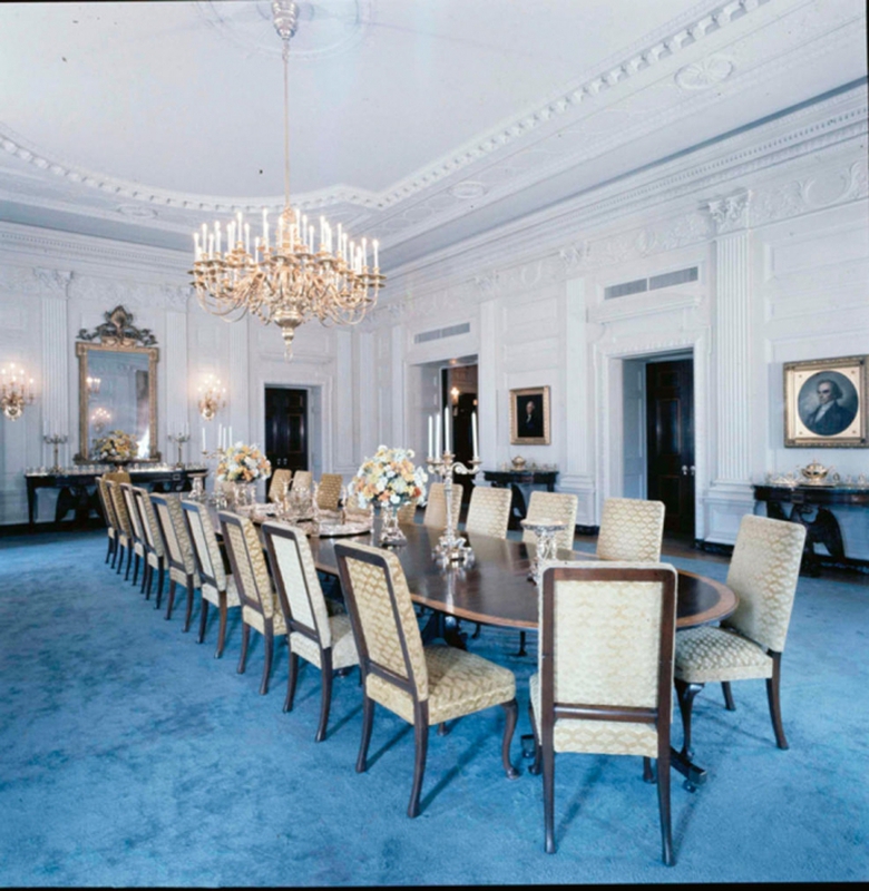 Ph&ograve;ng ăn tối State Dining Room