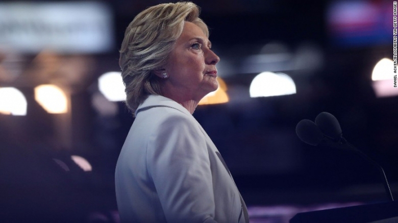 B&agrave; Hillary Clinton chấp nhận trở th&agrave;nh ứng vi&ecirc;n đạ