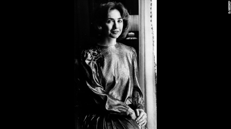 Đệ nhất phu nh&acirc;n bang Arkansas trong trang phục