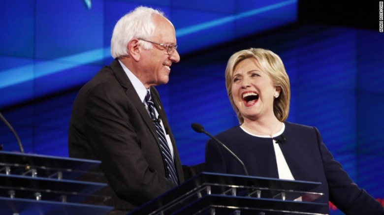 Thượng Nghị sĩ Mỹ Bernie Sanders c&ugrave;ng b&agrave; Hillary C