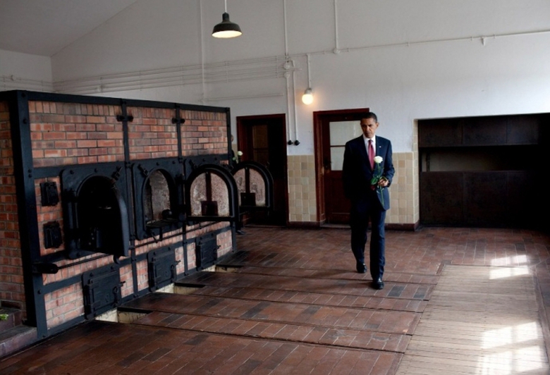 &Ocirc;ng Obama đặt hoa tại Nh&agrave; tưởng niệm Buchenwald kh