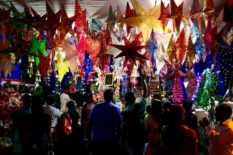 Người dân tại Bangalore, Ấn Độ mua sắm 