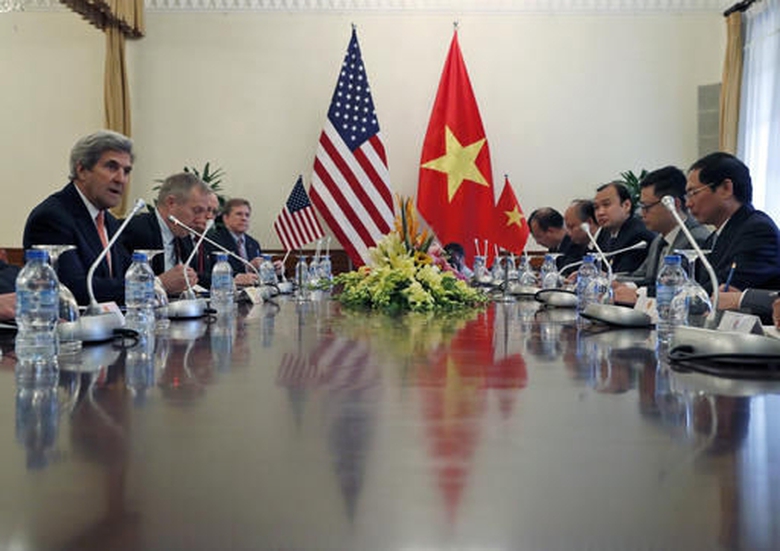 Hội đ&agrave;m giữa Ngoại trưởng John Kerry v&agrave; 