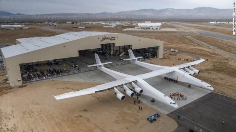 Chiếc máy bay Stratolaunch
