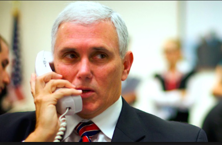 Ph&oacute; Tổng thống Mỹ Mike Pence