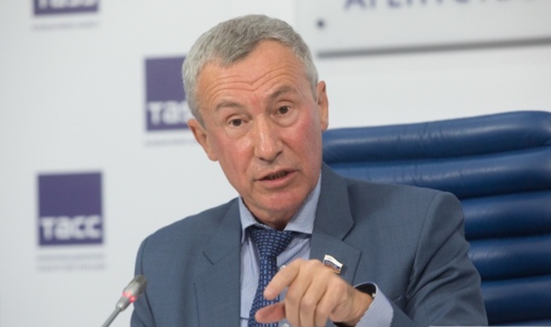 Thượng nghị sĩ Nga Andrey Klimov