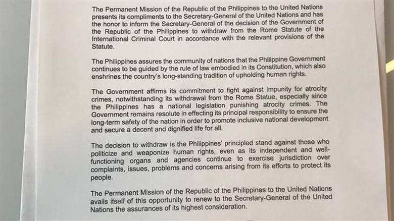 H&igrave;nh ảnh chụp bức thư th&ocirc;ng b&aacute;o r&uacute;t khỏi ICC