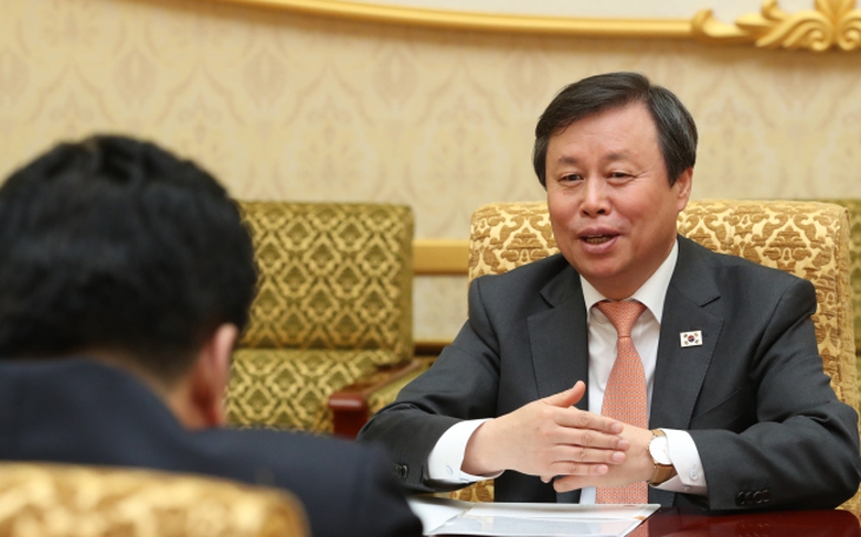 Bộ trưởng Văn h&oacute;a H&agrave;n Quốc Do Jong-whan