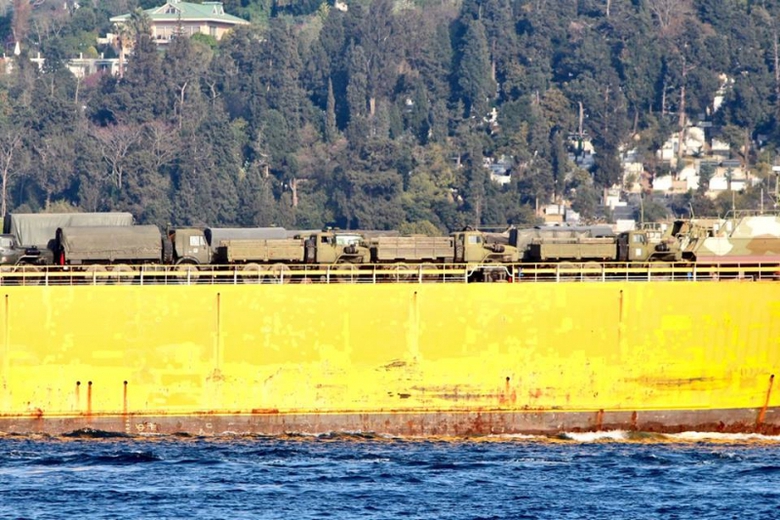 xe tải logistic quân sự KamAZ và Ural 4320