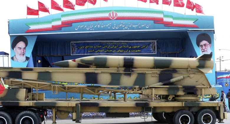 Quân đội Iran trưng bày tên lửa