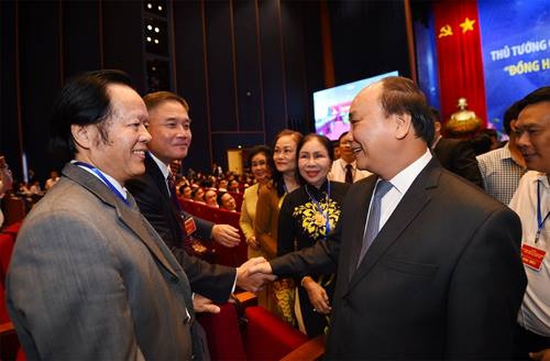 thủ tướng đối thoại c&ugrave;ng doanh nghiệp