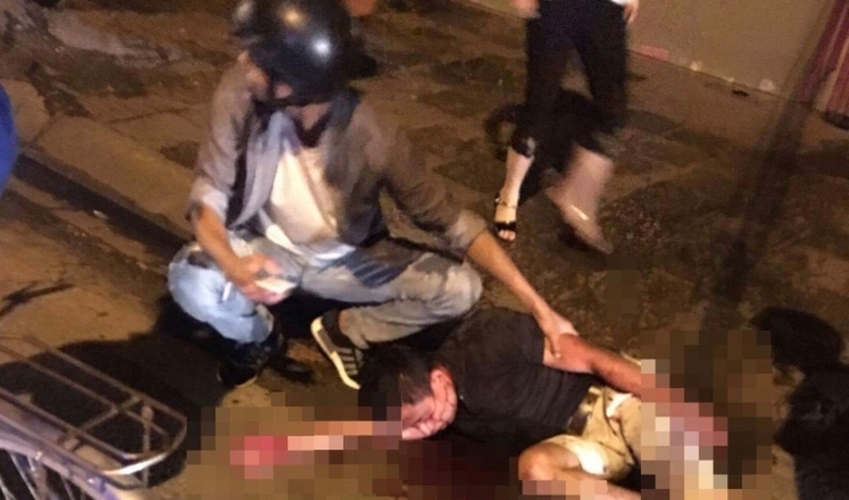 ch&eacute;m nhau kinh ho&agrave;ng ở đại la