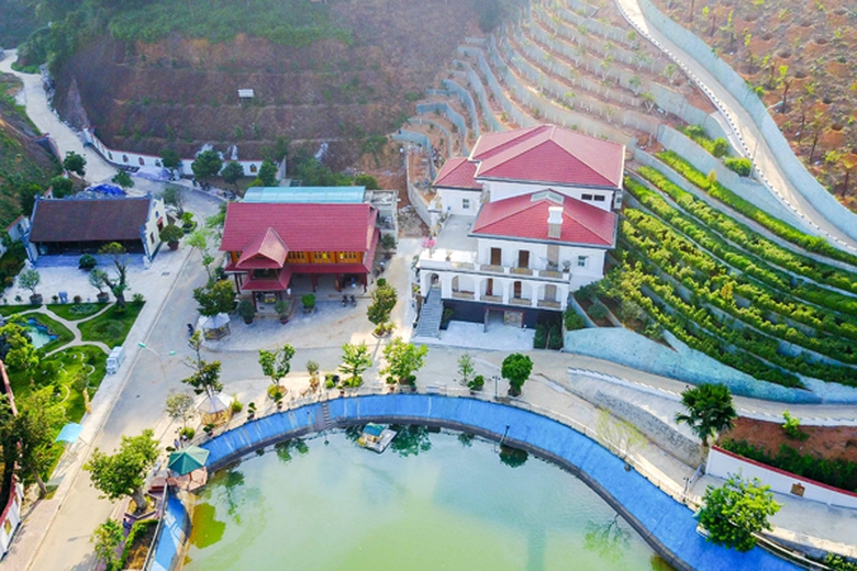 Biệt thự của Gi&aacute;m đốc Sở T&agrave;i nguy&ecirc;n v&agrave; M&ocirc;i trường 